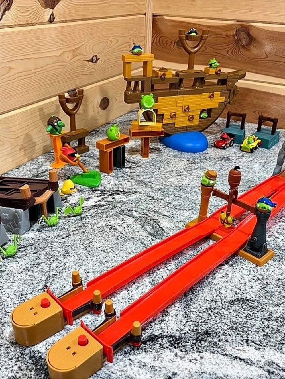 Hasbro Angry Birds Go! Jenga Pirate Pig Attack Game